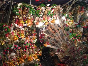花園神社　酉の市の熊手