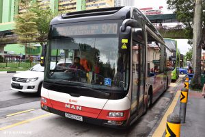 シンガポールで次々やってくるバス
