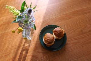 dancyuレシピのシュークリームとFLOWERで頼んだブーケ