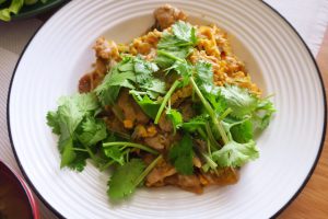 豚卵中華風炒め、パクチーのっけ