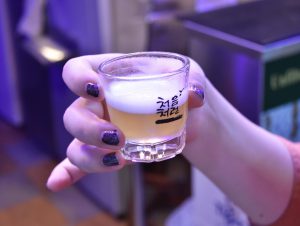 ニュートンフードセンターのOn Tapの試飲グラス